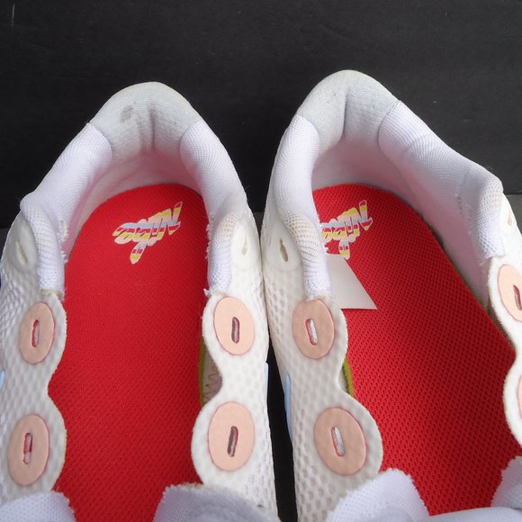 SIZE 9.5. NIKE Renew Run 'Graffiti Print' sneaker shoes. - Picture 14 of 16